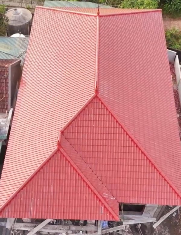Mái ngói màu đỏ sử dụng ngói men HL04
