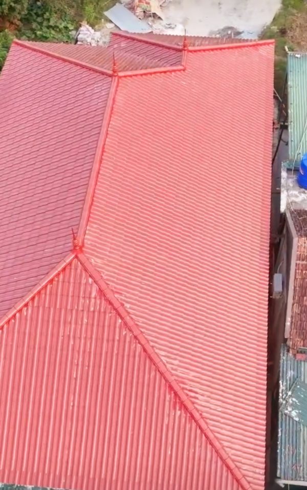 Mái ngói màu đỏ sử dụng ngói men HL04 - Ảnh 3