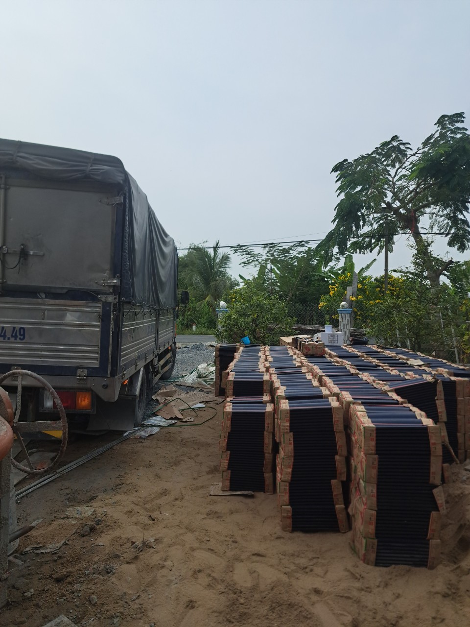 Ngói Helen tập kết tại công trình